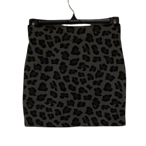Aeropostale XS Grey Leopard Print Mini Skirt-Pretty Little Liars Collection - Picture 2 of 5